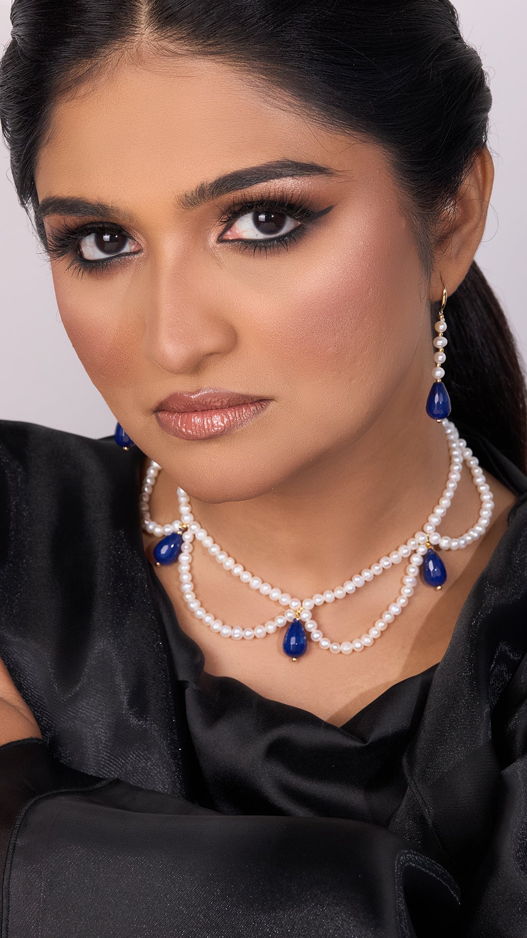 Qatrah set (chocker +earrng ) pearls, Agate