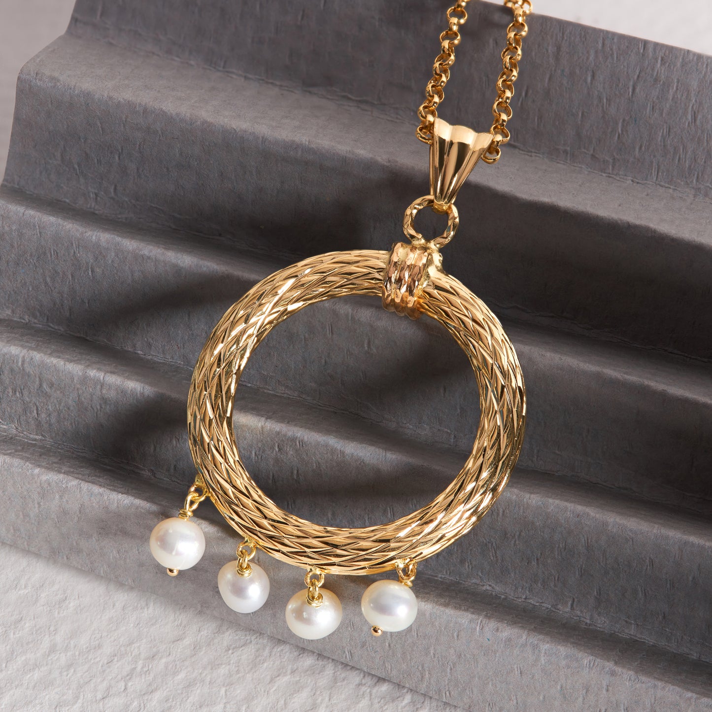 Danat dangling pendant