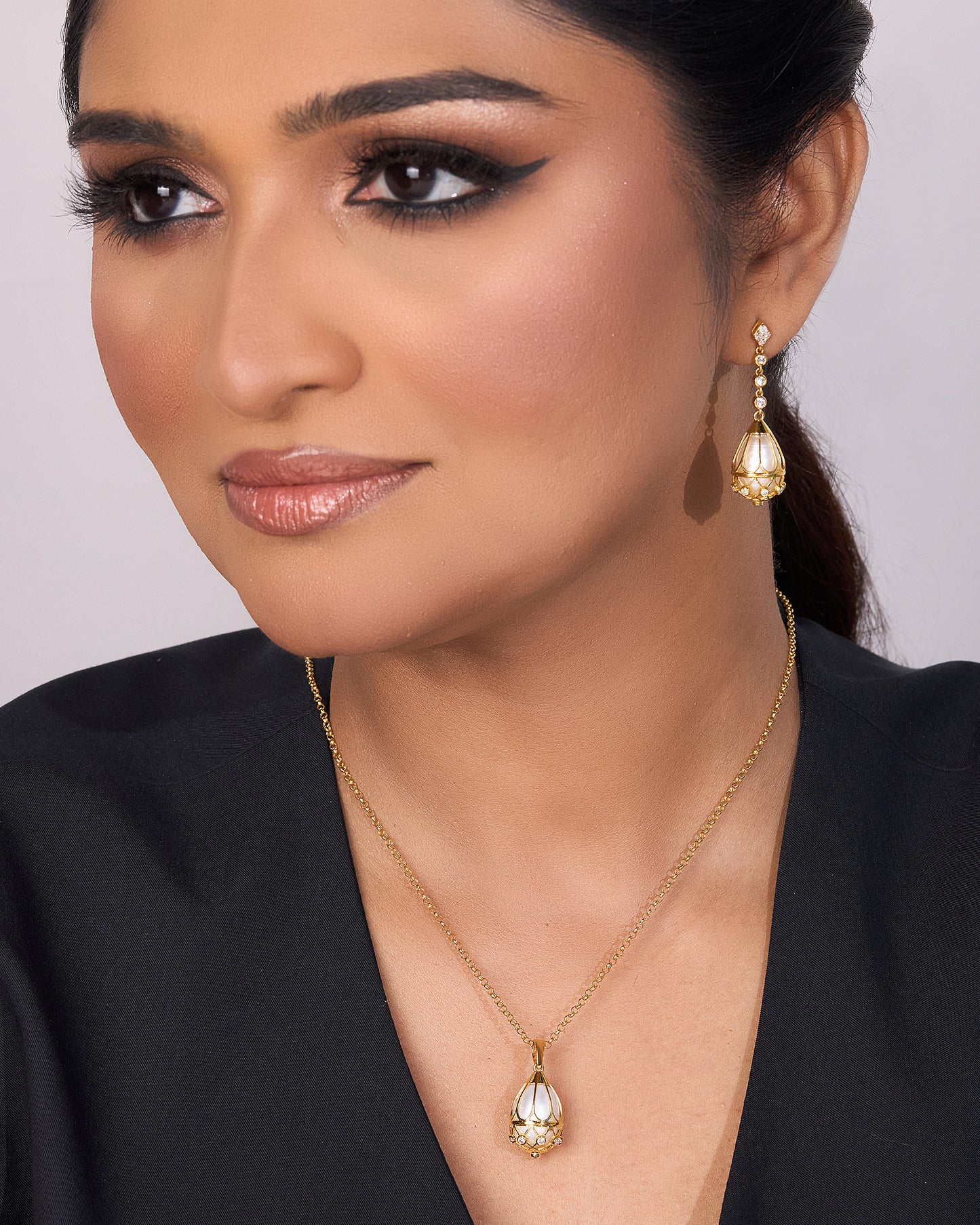 Small Aldyyn pearl pendant ( oval )