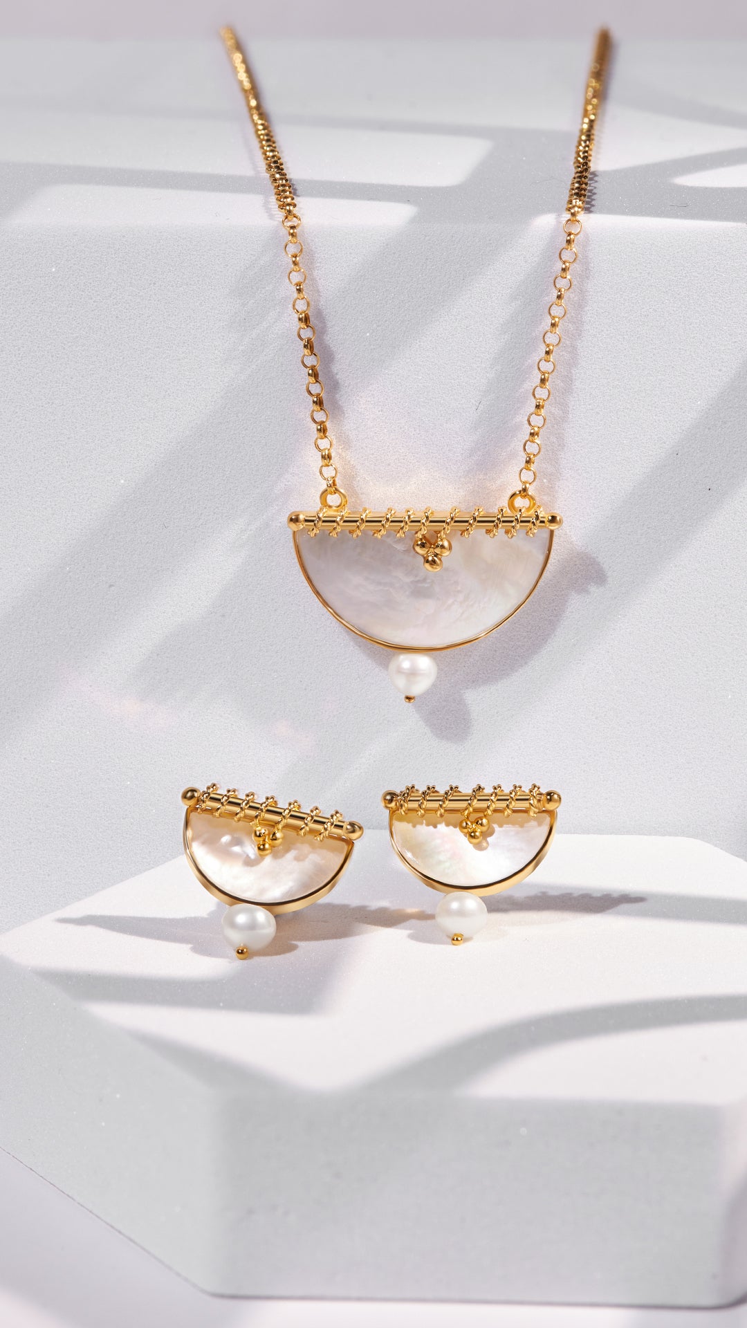 Nesf Alqamar pearl Set 2 pieces
