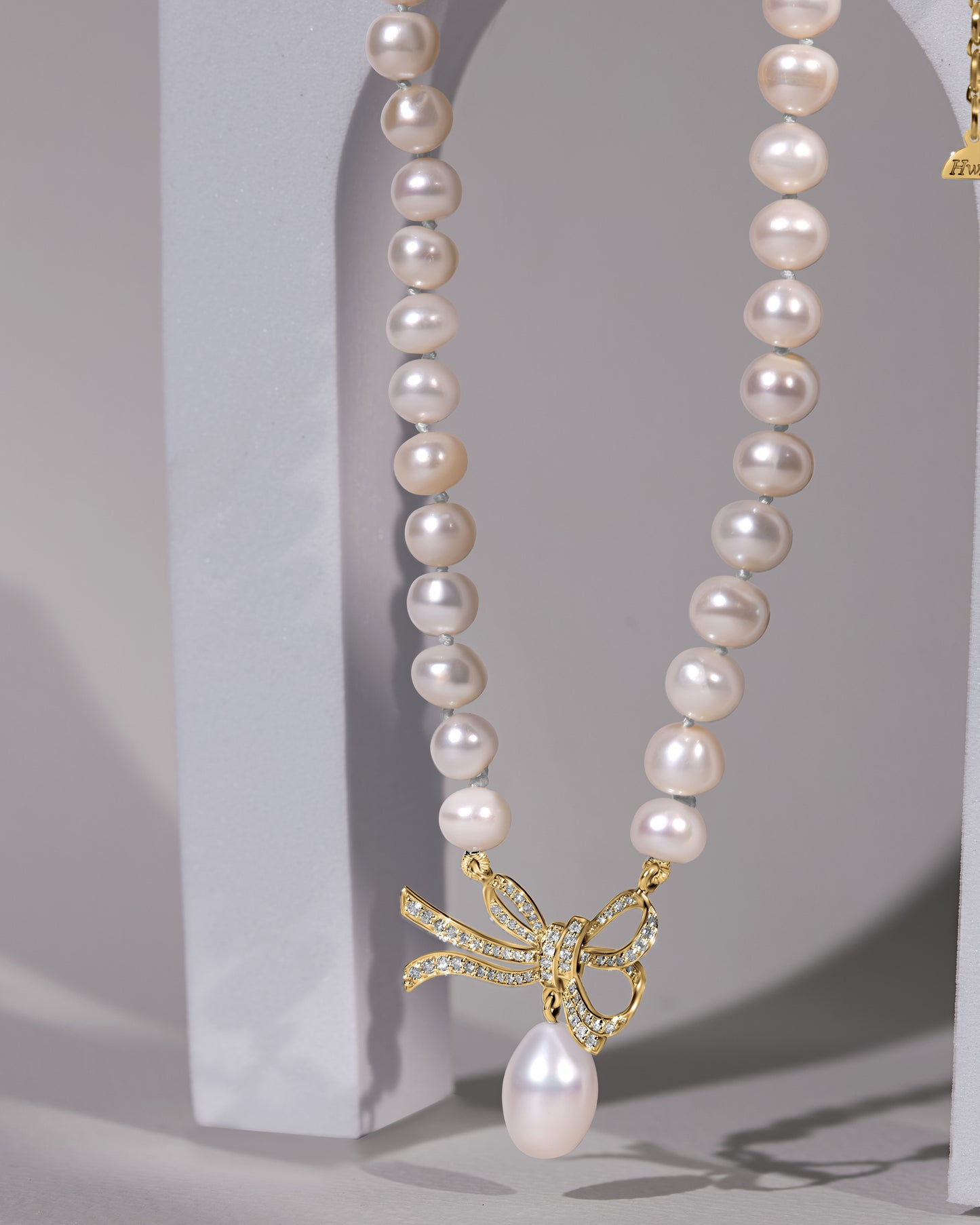 Tukah Necklace with pearl collection