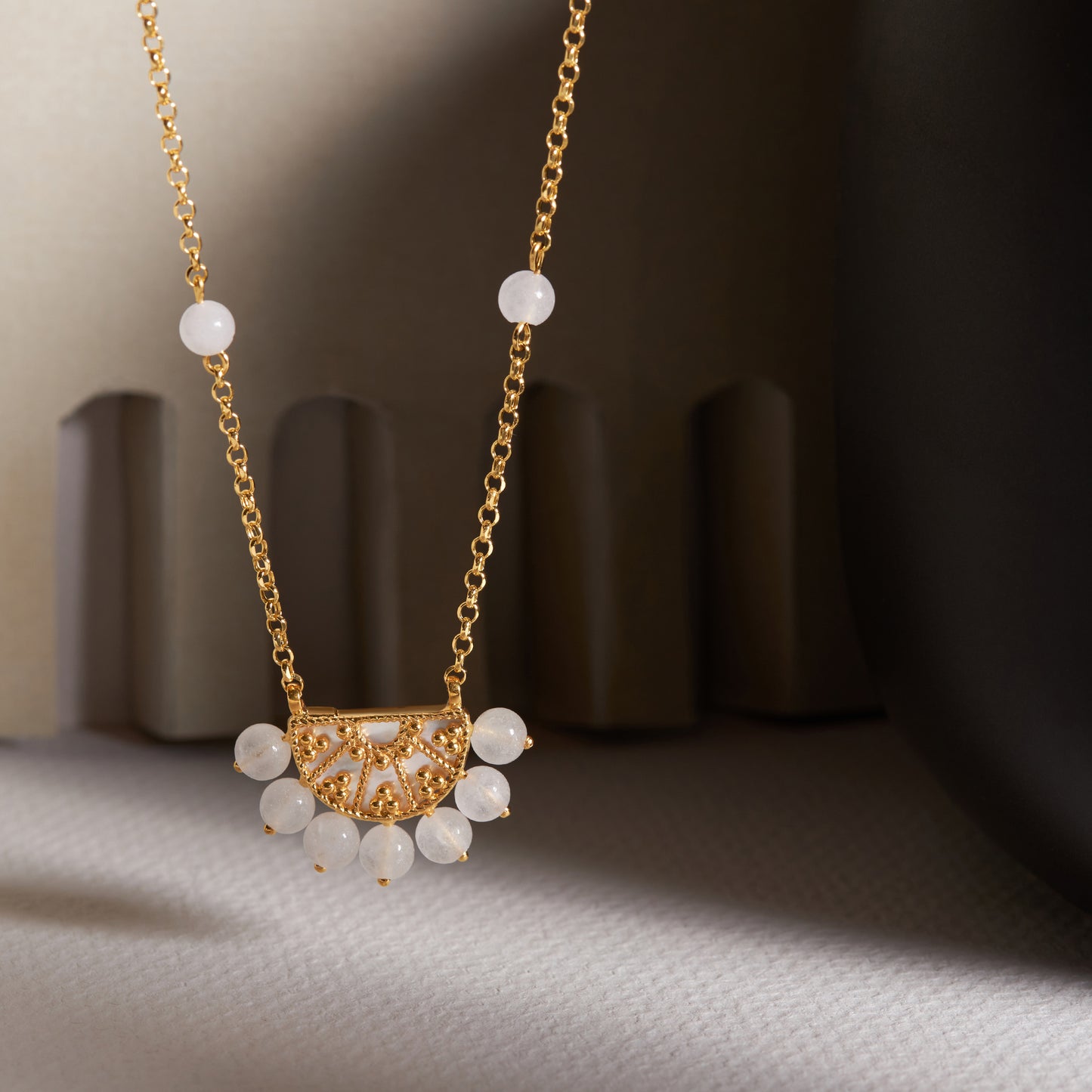 Moonstone Shenaf Alshendaghah (Small)